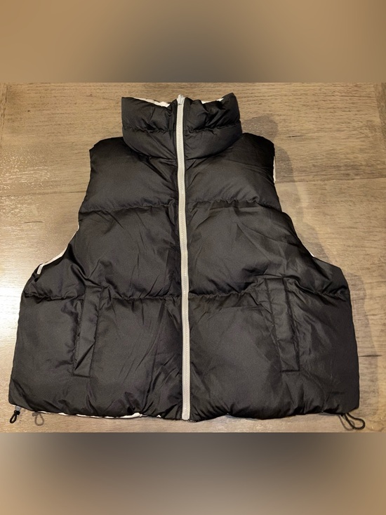 all in motion Jackets & Blazers - all in motion Black Quilted Reversal Vest